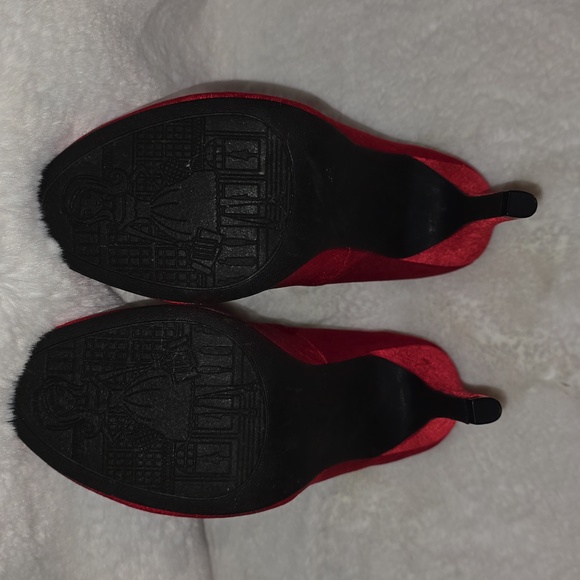 Rocket Dog Women's Scarlet Heels with Embellished Toe - Picture 8 of 10